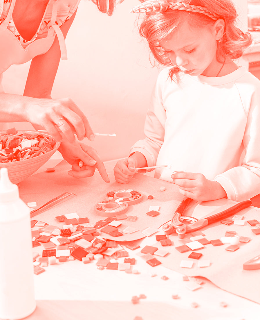 ADJUSTABLE ART TABLES